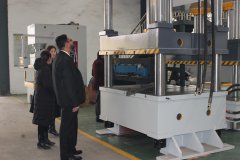 印度顾客来沐鸣2重工油压机厂家参观合作